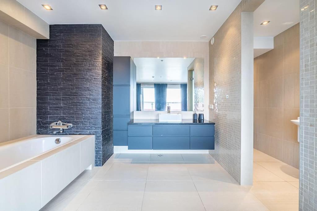 Luxury Apartment, Prime Location Lejlighed