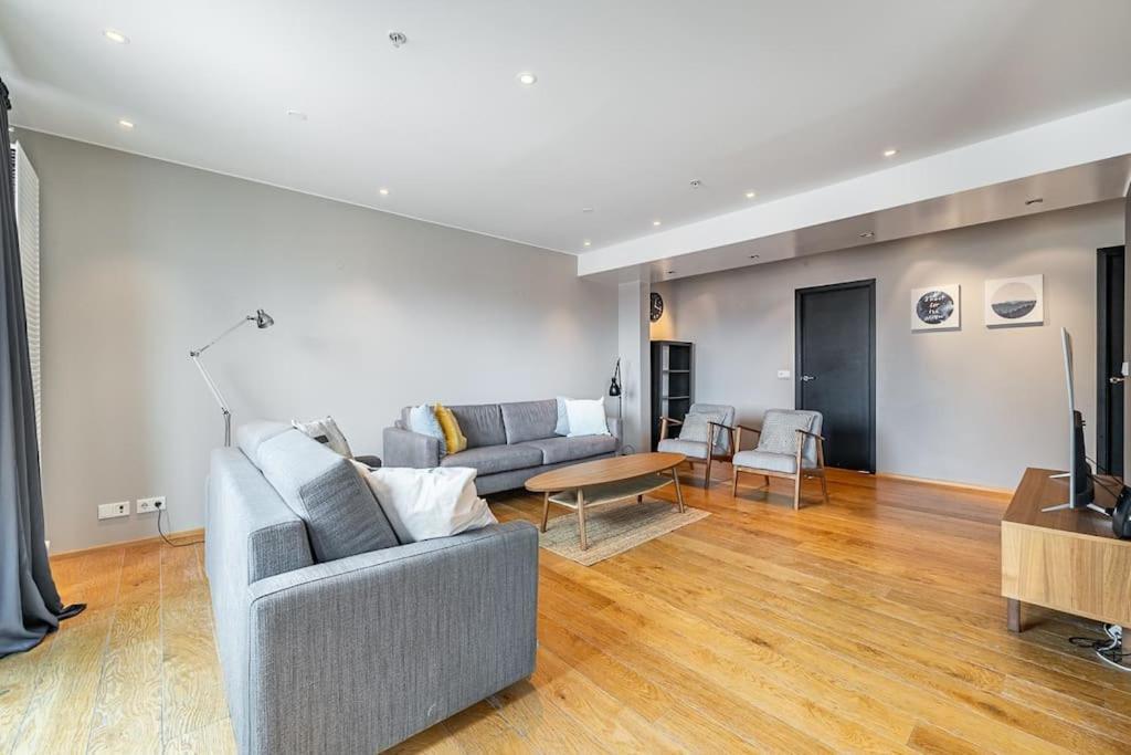 Lejlighed Luxury Apartment, Prime Location